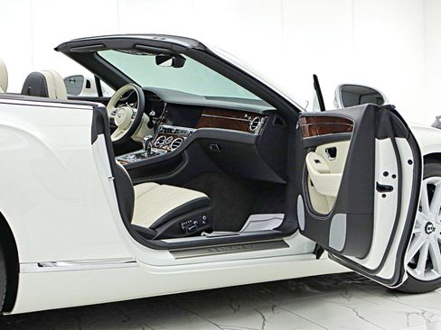 Certified 2021 Bentley Continental GT AWD/4WD image 16