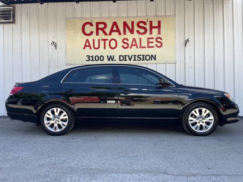 Used 2008 Toyota Avalon XLS image 2