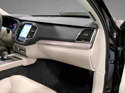 Used 2024 Volvo XC90 B6 Plus w/ Protection Package Premier AWD/4WD image 27