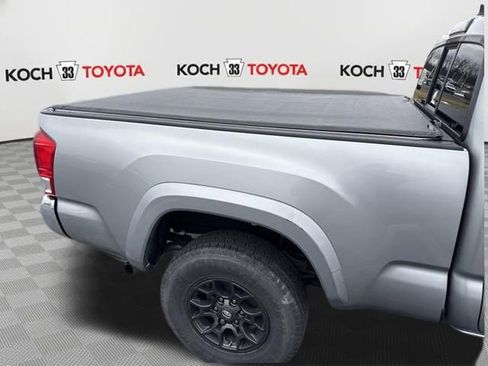 Used 2017 Toyota Tacoma SR5 w/ Tow Package image 18