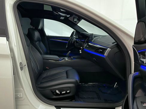 Used 2019 BMW 530i w/ M Sport Package image 25