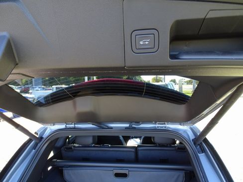 Used 2025 Cadillac XT5 Premium Luxury image 10