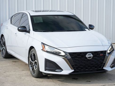 Used 2023 Nissan Altima 2.5 SR w/ SR Premium Package image 49