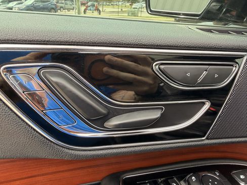 Used 2019 Lincoln Navigator Select RWD image 9