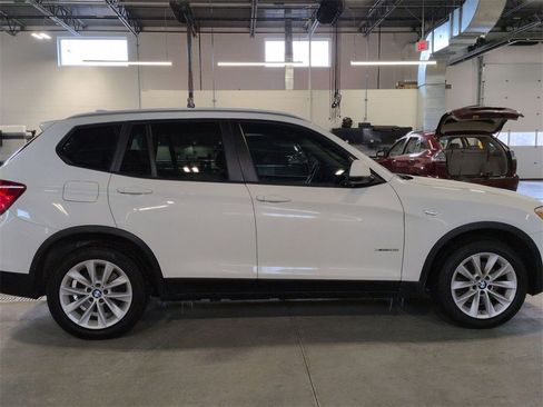 Used 2017 BMW X3 xDrive28i image 11