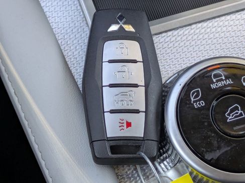 Used 2022 Mitsubishi Outlander SEL image 31