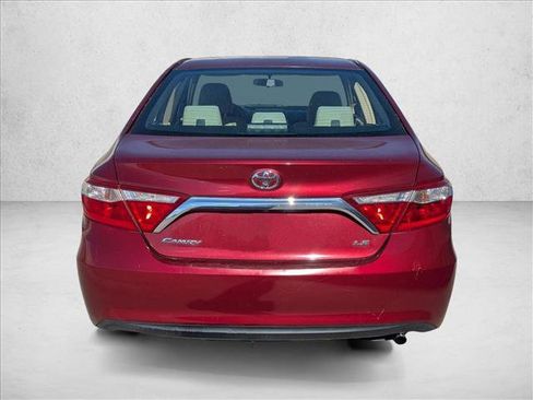 Used 2017 Toyota Camry LE image 5