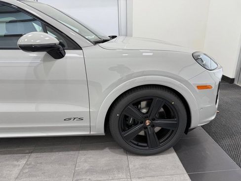 New 2026 Porsche Cayenne GTS image 10