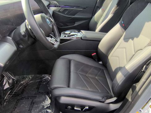 Used 2025 BMW i5 xDrive40 w/ M Sport Package image 17