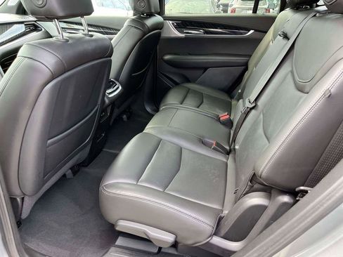 Used 2023 Cadillac XT6 Premium Luxury FWD image 6