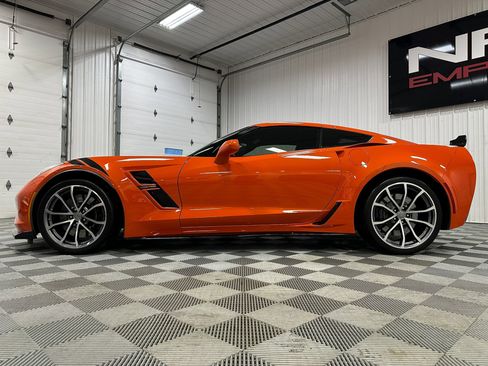 Used 2018 Chevrolet Corvette Grand Sport image 11