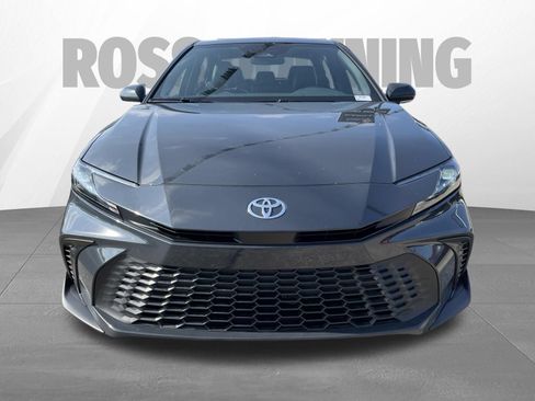Used 2025 Toyota Camry SE FWD image 2