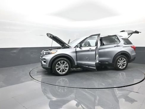 Certified 2023 Ford Explorer Limited w/ Limited Technology Package image 41