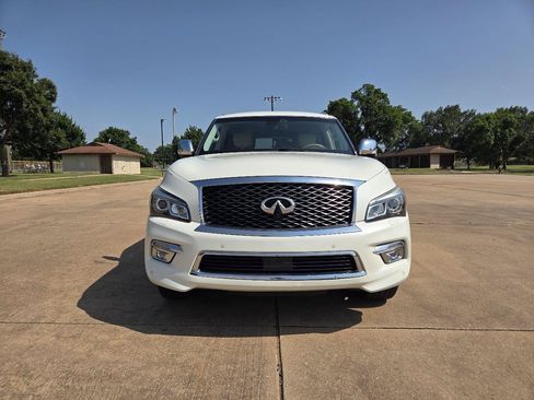 Used 2015 INFINITI QX80 4WD w/ Deluxe Technology Package image 4