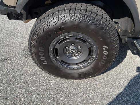 Certified 2025 Ford Bronco Outer Banks w/ Sasquatch Package AWD/4WD image 40