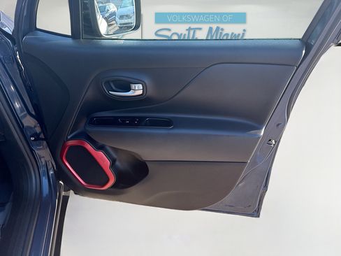 Used 2022 Jeep Renegade Trailhawk image 33