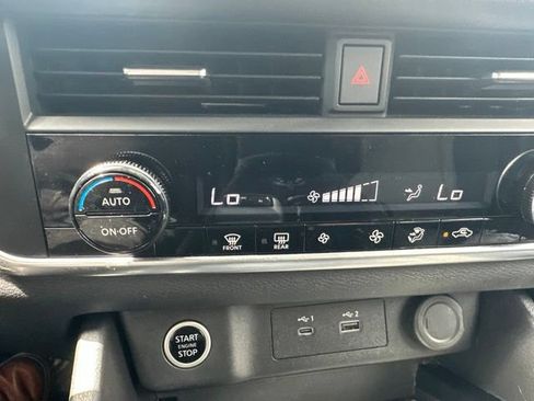 Used 2023 Nissan Rogue SV AWD/4WD image 41