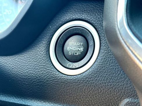 Used 2022 RAM 2500 Laramie AWD/4WD image 17