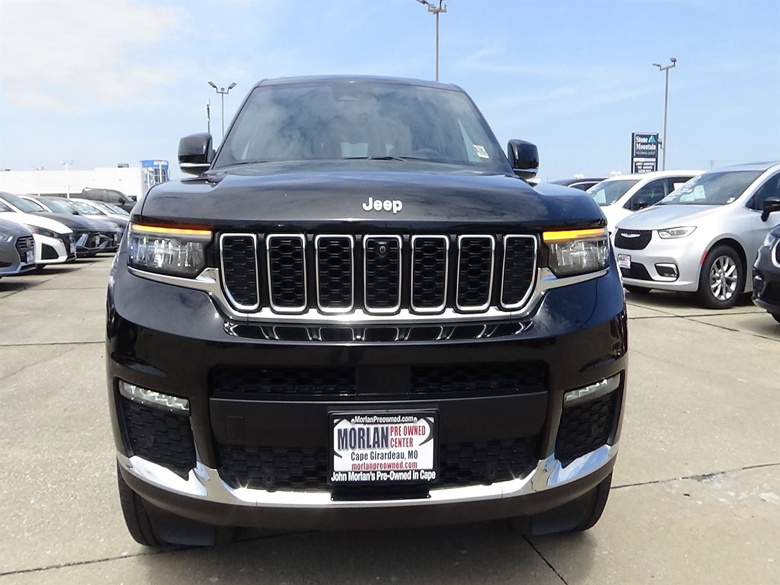 Certified 2025 Jeep Grand Cherokee L Limited w/ Luxury Tech Group II AWD/4WD image 3