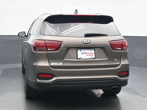 Used 2019 Kia Sorento LX w/ LX Convenience Package image 5