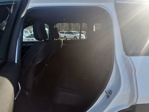 Certified 2025 Jeep Grand Cherokee Laredo image 20