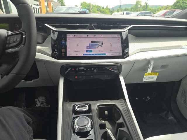 New 2026 Jeep Cherokee Laredo AWD/4WD image 22