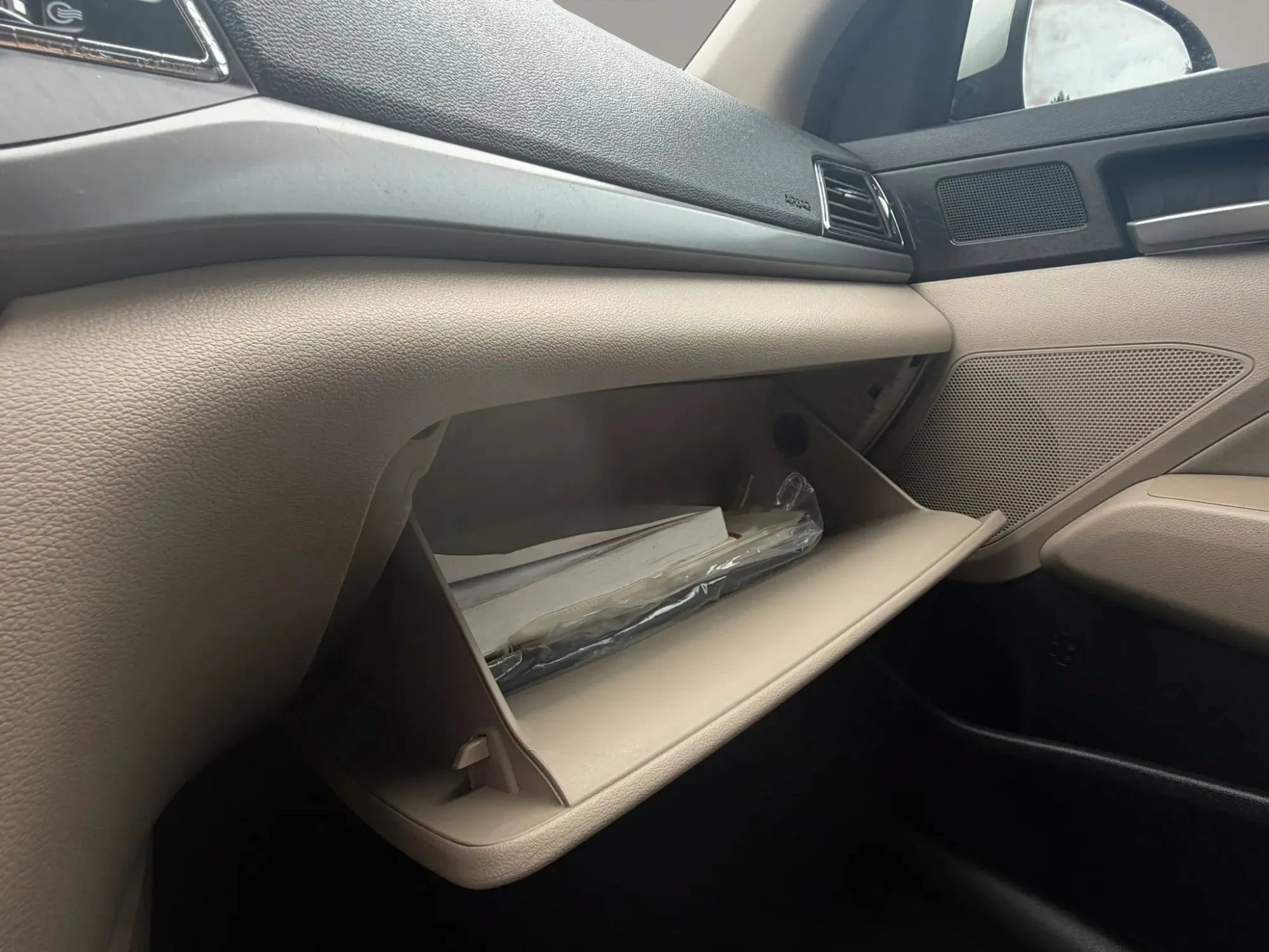 Used 2017 Hyundai Elantra SE FWD image 25