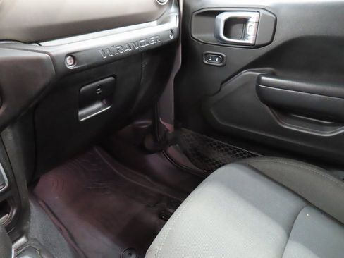 Used 2020 Jeep Wrangler Unlimited Willys image 20