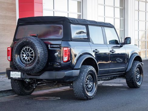 Used 2021 Ford Bronco 4-Door image 3