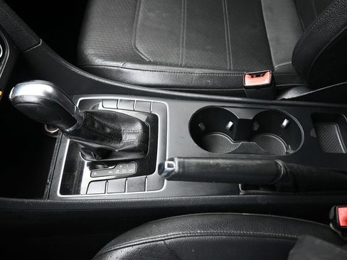 Used 2014 Volkswagen Passat 1.8T Wolfsburg Edition image 20