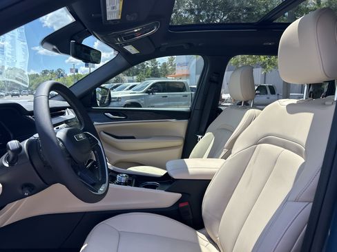 New 2026 Jeep Grand Cherokee L Limited w/ Luxury Tech Group II RWD image 13