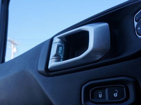 Used 2021 Jeep Gladiator Overland image 30