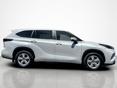 Certified 2025 Toyota Highlander LE AWD/4WD image 6