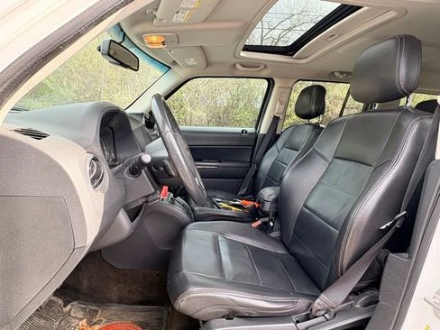 Used 2014 Jeep Patriot Limited w/ Sun/Sound Group image 9
