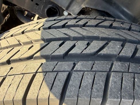 Used 2024 Jeep Gladiator Sport image 28