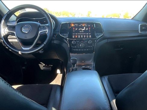 Used 2021 Jeep Grand Cherokee Laredo X image 11