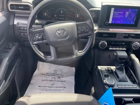 Used 2025 Toyota Tacoma SR5 AWD/4WD image 9
