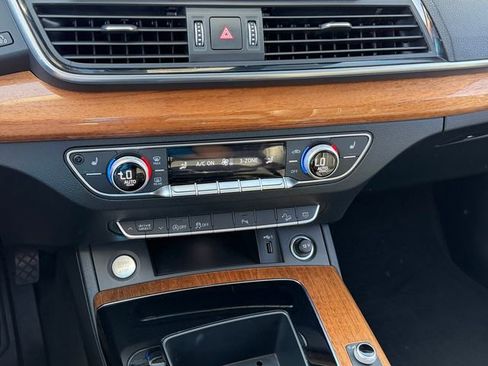 Used 2023 Audi Q5 2.0T Premium w/ Convenience Package image 18