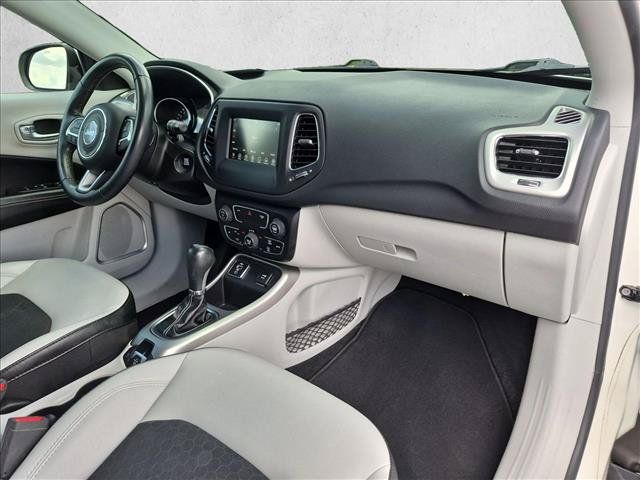 Used 2019 Jeep Compass Latitude FWD image 20