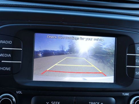 Used 2017 Kia Soul + image 20