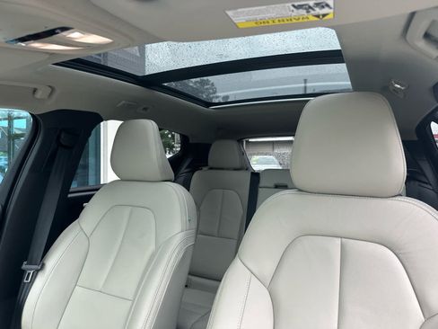 Used 2023 Volvo XC40 B5 Plus w/ Protection Package Premier AWD/4WD image 7