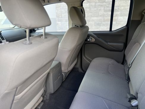 Used 2020 Nissan Frontier SV w/ Midnight Edition Floor Mats RWD image 26