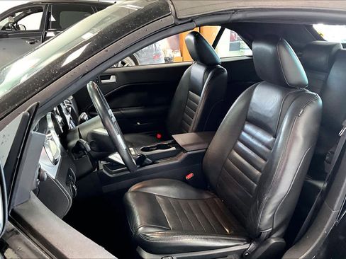 Used 2006 Ford Mustang GT image 9