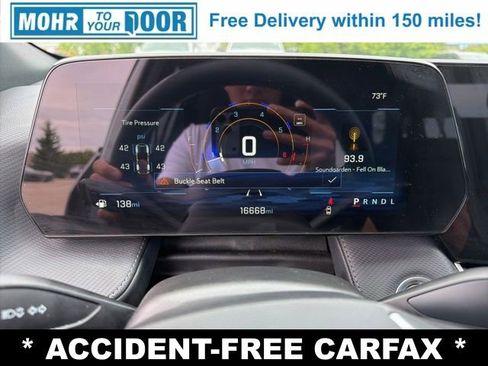 Used 2025 Chevrolet Equinox LT FWD image 12