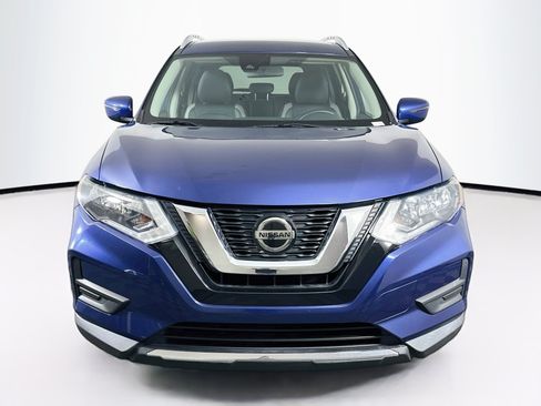 Used 2019 Nissan Rogue SV AWD/4WD image 2
