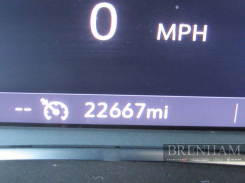 Used 2024 GMC Terrain SLT w/ Elevation Edition FWD image 21