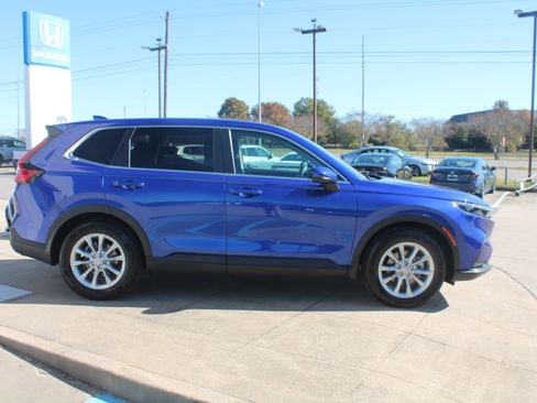 Used 2025 Honda CR-V EX image 4