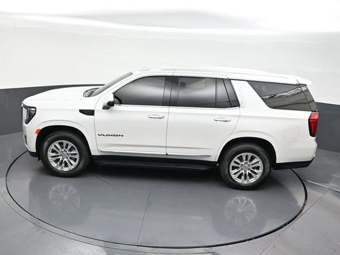 Used 2024 GMC Yukon SLT w/ SLT Luxury Package RWD image 11