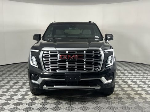 Used 2025 GMC Yukon XL Denali image 11