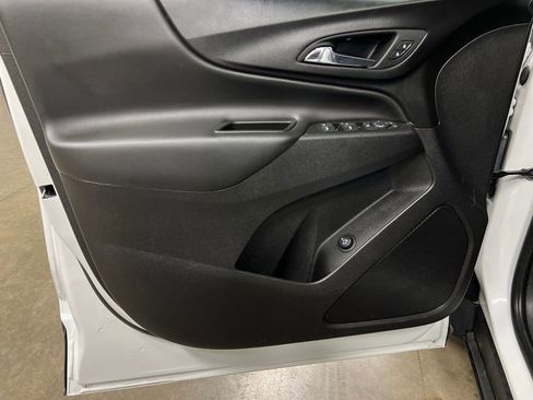 Used 2024 Chevrolet Equinox LT AWD/4WD image 16
